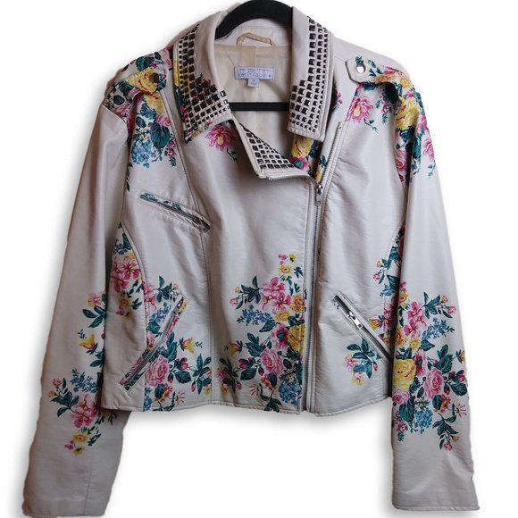 Ashley Nell Tipton Jackets & Blazers - Ashley Nell Tipton Boutique Floral Print Jacket